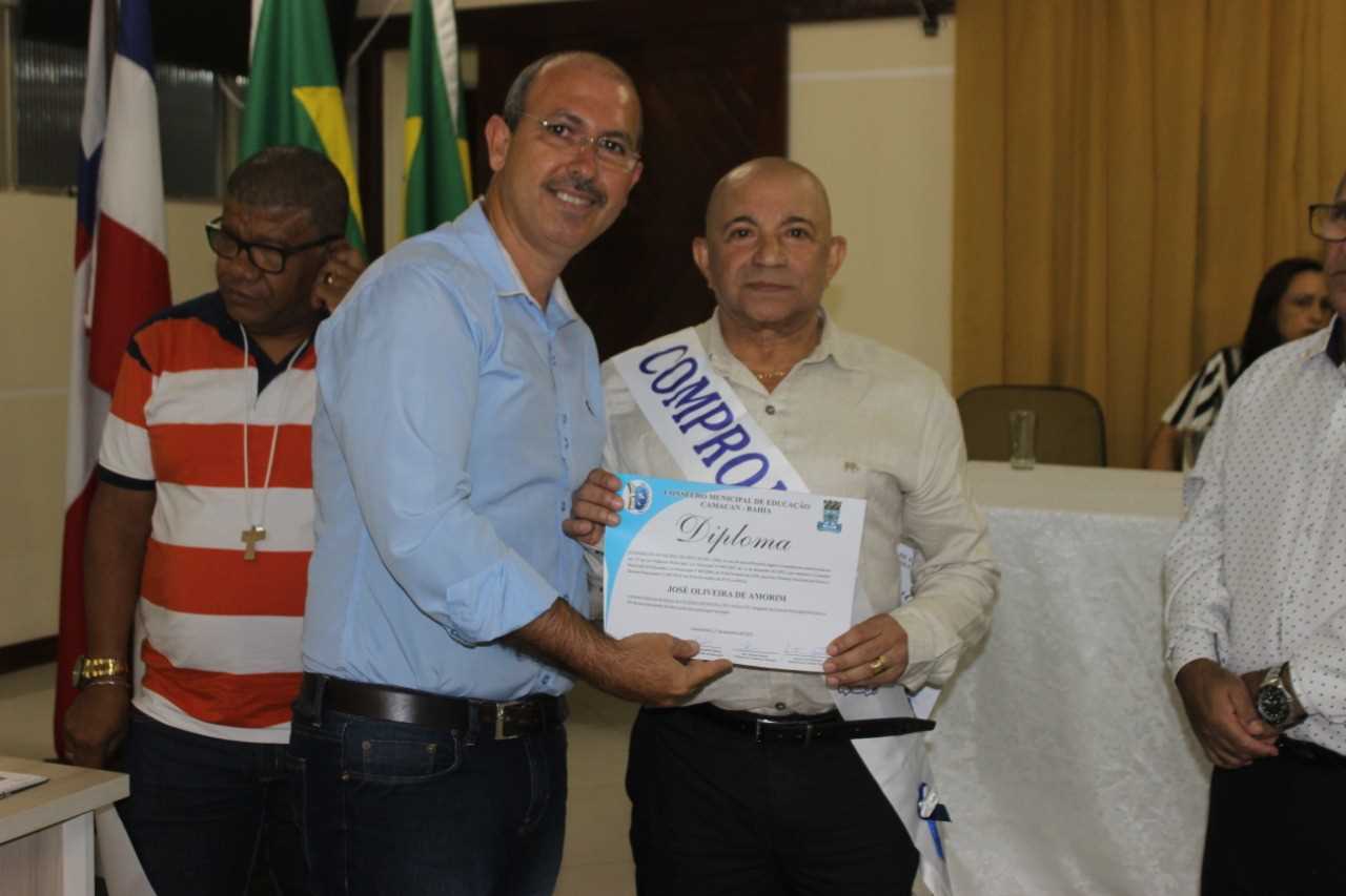 Diretores eleitos da Rede de Ensino tomam posse na Câmara de Vereadores